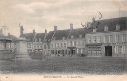 ¤¤  -  HONDSCHOOTE   -  La Grand'Place  -  Hôtel Du Sauvage  -  Papier Peints  " MARCHAND - CIRCLAEYS "   -  ¤¤ - Hondshoote