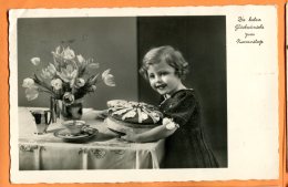 N111, Petite Fille Avec Un Gâteau D'anniversaire Pour Sa Maman, 8564, Circulée 1939 - Fête Des Mères