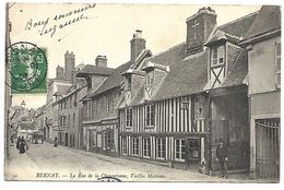 BERNAY - La Rue De Charentonne, Vieilles Maisons - Bernay