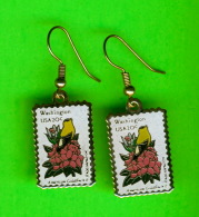 BIJOUX, BOUCLES D'OREILLES - OISEAU, AMERICAN GOLDFINCH & RHODODENDRON - SYAMP WASHINGTON USA 20ç - - Oorringen