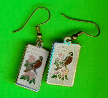 BIJOUX, BOUCLES DOREILLES - STAMPS USA  20ç - BIRD, ROBIN &  MOUNSAIN LAUREL , 1982 - CONNECTICUT 20ç - - Orecchini