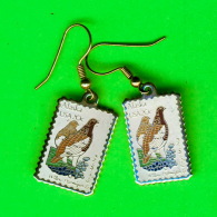 BIJOUX, BOUCLES DOREILLES - STAMPS, ALASKA USA 20ç - WILHOW IRAMIGAN & FORGET-ME-NOR, 1982 - - Boucles D'oreilles