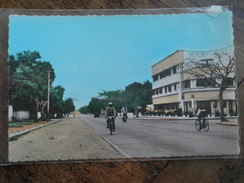 POINTE NOIRE.L' Avenue Du Général De Gaulle Et Le Victory Hôtel - Pointe-Noire