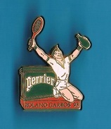 1 PIN'S  //   ** FINALE ** ROLAND GARROS ** 93 ** PERRIER ** . (Arthus Bertrand Paris) - Arthus Bertrand