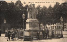 BELGIQUE - LIMBOURG - MAASEIK - MAESEYCK - Statue Des Frères Jean Et Hubert Van Eyck. - Maaseik