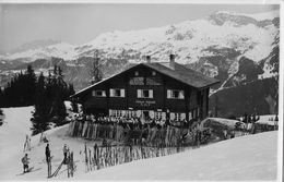 SKIHAUS CONTERSER-SCHWENDI → Fotokarte Mit Vielen Touristen Ca.1950 - Conters Im Prättigau