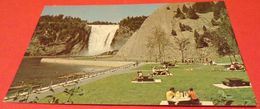 CARTE POSTALE CANADA : LA CHUTE MONTMORENCY , ENDROIT IDEAL POUR UN PIQUE NIQUE  , ETAT VOIR PHOTO  . POUR TOUT RENSEIGN - Montmorency Falls