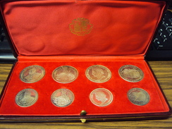 ANDORRA SERIE DE 8 MONEDAS DE PLATA FDC. AÑOS 1960-63-64 Y 1965 PRESENTADAS EN UN ESTUCHE ORIGINAL DE EPOCA.. - Andorra