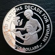 SOLOMON ISLAND 5 DOLLARS 1985 SILVER PROOF "Decade For Women" Free Shipping Via Registered Air Mail - Islas Salomón