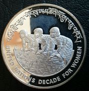 BHUTAN 100 NGULTRUM 1984 SILVER PROOF "Decade For Women" (free Shipping Via Registered Air Mail) - Bhoutan