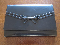 Pochette De Soirée En Cuir Noir Années 50/60 (±20x14cm) - Purses & Bags