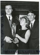 - Photo De Presse - Original - Maxime DORIGO, Mick MICHEYL, J P CHARNAZ ( Danseur ), 13-02-1969,  TBE, - Berühmtheiten