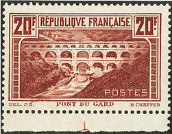 ** Pont Du Gard. Papier Blanc. No 262A (Maury 262I), Petit Bdf. - TB - Other & Unclassified