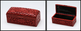 Boîte Chinoise En Laque Sculptée Rouge, 2 Comp., 89x40x30mm. - TB (cf BB P.77) - Kisten Für Briefmarken