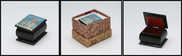 Boîte Russe Papier Mâché Avec Eglise En Décor, 1 Comp., 35x30x23mm. - TB - Stamp Boxes