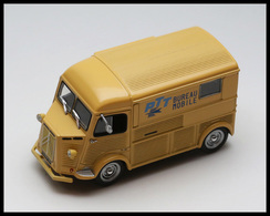 Voitures. Fourgon Citroën Type H 1964 "PTT Bureau Mobile", éd. Universal Hobbies. - TB - Contenitore Per Francobolli