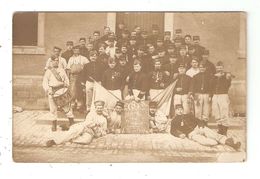 Carte Photo Militaria 54 METZ 69ème Honneur Aux Anciens Classe 1907 Groupe De Soldats Drapeaux - Reggimenti