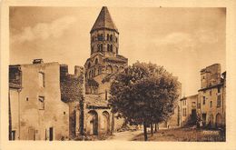 CPSM 63 ST SATURNIN LA PLACE DE L EGLISE LA CHAPELLE ET L EGLISE - Autres & Non Classés