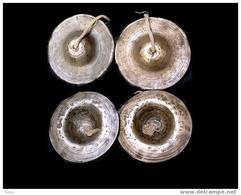 - Anciennes Cymbales Birmanes Tingsas En Bronze / Old Burmese Cymbals - Instruments De Musique