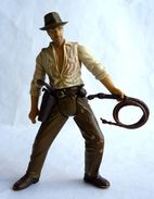 FIGURINE INDIANA JONES - RAIDERS OF THE LOST ARK - HASBRO 2008 - INDY AVEC FOUET SANS VESTE D'ORIGINE (4) - Autres & Non Classés