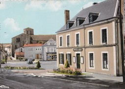 Carte 1960 SECONDIGNY / L'HOTEL DE VILLE ET L'EGLISE - Secondigny