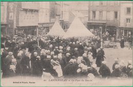 Delcampe - 29 - Landerneau - La Place Du Marché - Editeur: Artaud Nozais N°20 - Landerneau