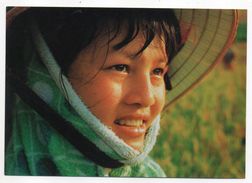 Viet-Nam--AN TUONG  -- Portrait  De Jolie Fille Du Fleuve Rouge  (beau Plan ) - Vietnam