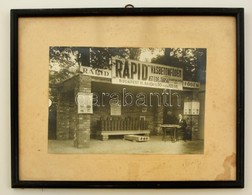 Cca 1920 Orelly Fotó, Vélhetőleg Ast Ede (?-?) A Rapid Vasbetonfödém Feltalálója Nyitott Kiállítási Standján, üvegezett  - Sonstige & Ohne Zuordnung