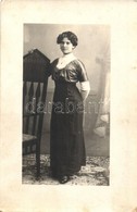 ** * 17 Db RÉGI Motívumlap, Hölgyek, Híres Emberek, Vegyes Minőség Sok Fotóval / 17 Pre-1945 Motive Postcards, Lady, Fam - Ohne Zuordnung