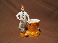 PORCELAINE  FIGURINE - Other & Unclassified