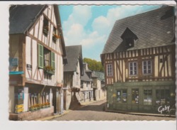 CPSM Grand Format - BERNAY - Vieilles Maisons Normandes - Rue De Lisieux Et Rue Des Sources Café Restaurant Chez Pierre - Bernay