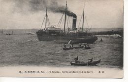 BAYONNE -  LE BOUCAU -  Sortie De Navires A La Barre - Boucau
