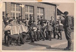 Musique.Accordéon :      Carte Photo.  Militaires  Violons Clarinette            (voir Scan) - Music And Musicians