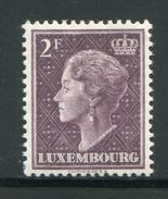 LUXEMBOURG- Y&T N°421- Neuf Avec Charnière * - 1948-58 Charlotte De Perfíl Izquierdo