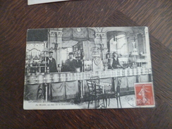 CPA 13 Bouches Du Rhône Marseille Splendid Bar Intérieur Rare Mais Réparée Et Pli En L'état - Artesanos