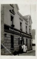 BERUFE/GESCHÄFTE- Foto-Ak - Restauration Zum Deutschen Haus Mit Dortmunder Ritter-Bier Und Schäferhund, 1925 I-II Bière - Reclame
