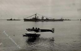 WK II WK II Wasserflugzeug Und Kreuzer Foto AK I-II - Guerra 1939-45