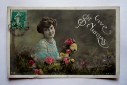 Carte Fantaisie "glacée" - VIVE ST NICOLAS  -   Jeune Femme Avec Bouquet De Fleurs - Saint-Nicolas