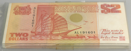 Singapore / Singapur: Origial Bundle Of 100 Pcs 2 Dollars ND P. 27 In UNC. (100 Pcs) - Singapour