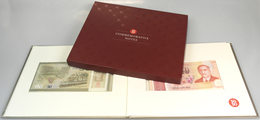 Singapore / Singapur: Singapore Box With Folder Of Commemorative Banknotes Containing 1x 50 And 5x 1 - Singapore