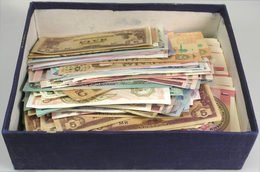 Alle Welt: Huge Lot With 1000 Banknotes From All Over The World, Many Notes In Quantities From Count - Other & Unclassified