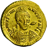 Iustinianus I. (527 - 565): Gold-Solidus (527-537 N. Chr.), Konstantinopel; 4,34 G, Sommer 4.1, Sear - Byzantium