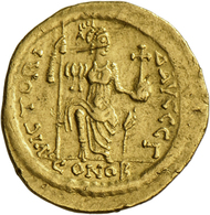 Iustinus II. (565 - 578): Gold Solidus, 4,45g, Constantinopel, 3. Officin. Gekr.. Büste Frontal Mit - Byzantines