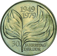 DDR: Lot 2 Münzen: PROBE 5 Mark 1969 XX Jahre DDR Kupfer 75%, Nickel 25%, Jaeger 1524P1, 12.741 Ex., - Autres & Non Classés