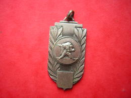 SPORT  MEDAILLE PENDENTIF JUDO - Martial Arts