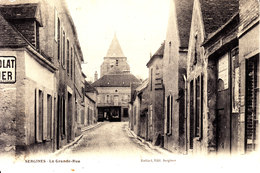 89 . Yonne :    Sergines :   La Grande Rue  . - Sergines