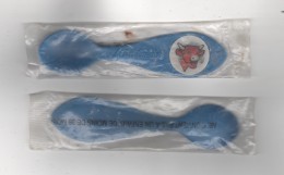 UNE CUILLERE Publicité FROMAGE FONDUE LA VACHE QUI RIT En Matière Plastique Bleu Format En Cm 2,5 X 10 - Cucchiai