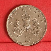 GREAT BRITAIN 5 PENCE 1980 -    KM# 911 - (Nº19919) - 5 Pence & 5 New Pence