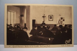 LA CRAU  --   Grand  Séminaire  Aubert  De  Castille  --  Salle De Classe - La Crau