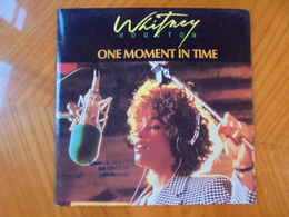 Disque Vinyle 45 T Whitney Houston One Moment In Time/Kashif 1988 - Soul - R&B